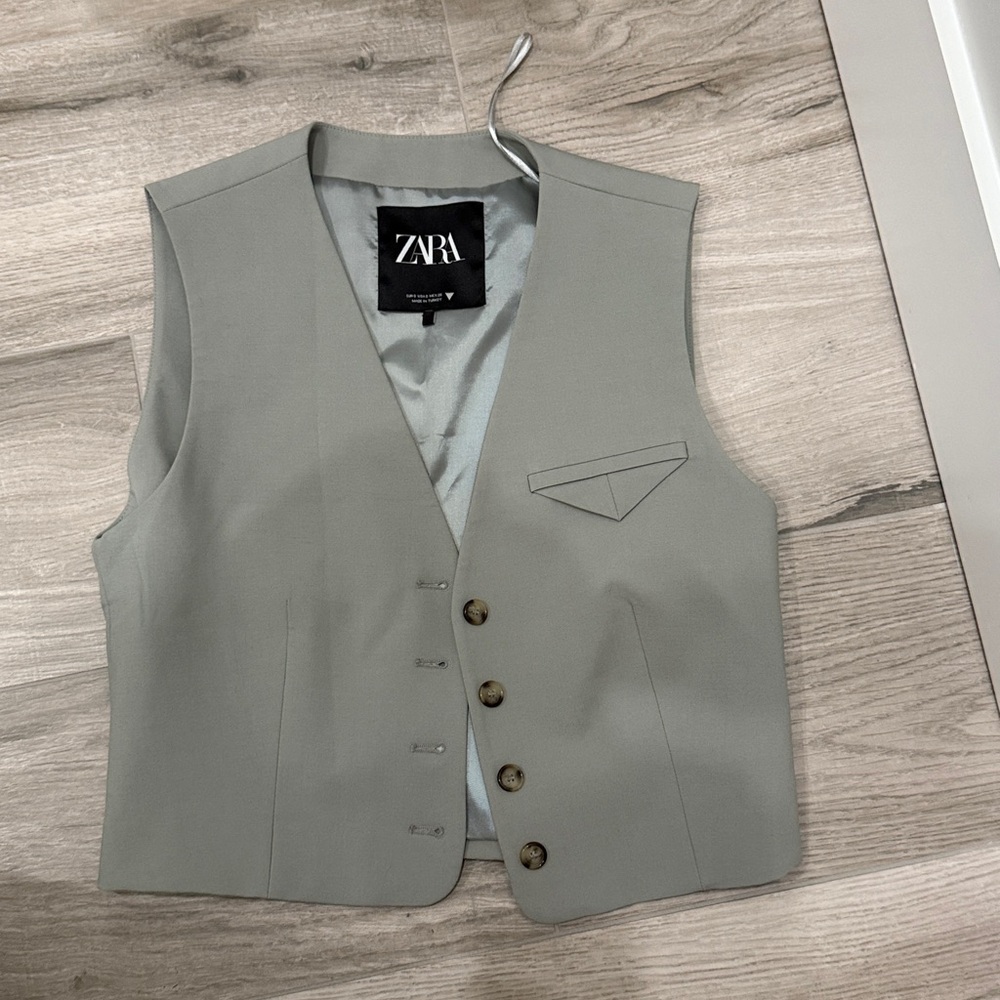Zara grey vest size small